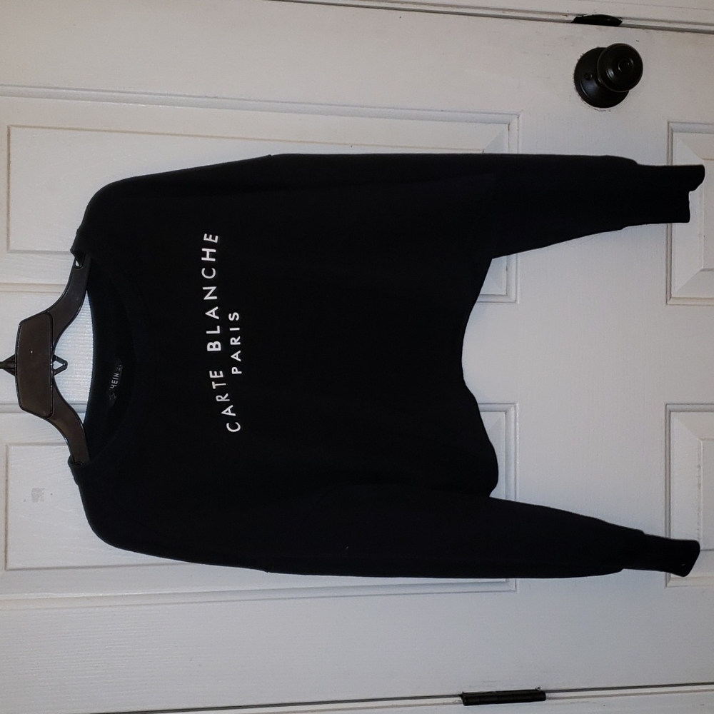 Carte Blanche Paris Black crewneck croptop